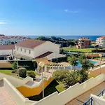 Homestay szállás Peniche Master Bedroom With Sea View Balcony, Private Bathroom, Shared Kitchen, Swimming Pool, Surfing *