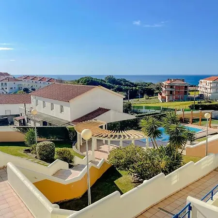 Homestay szállás Peniche Master Bedroom With Sea View Balcony, Private Bathroom, Shared Kitchen, Swimming Pool, Surfing *