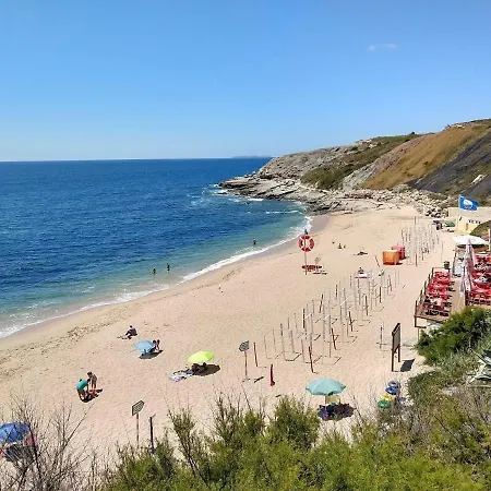 Homestay szállás Peniche Master Bedroom With Sea View Balcony, Private Bathroom, Shared Kitchen, Swimming Pool, Surfing *