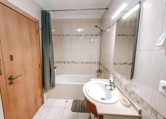 Peniche Master Bedroom With Sea View Balcony, Private Bathroom, Shared Kitchen, Swimming Pool, Surfing * Atouguia Da Baleia