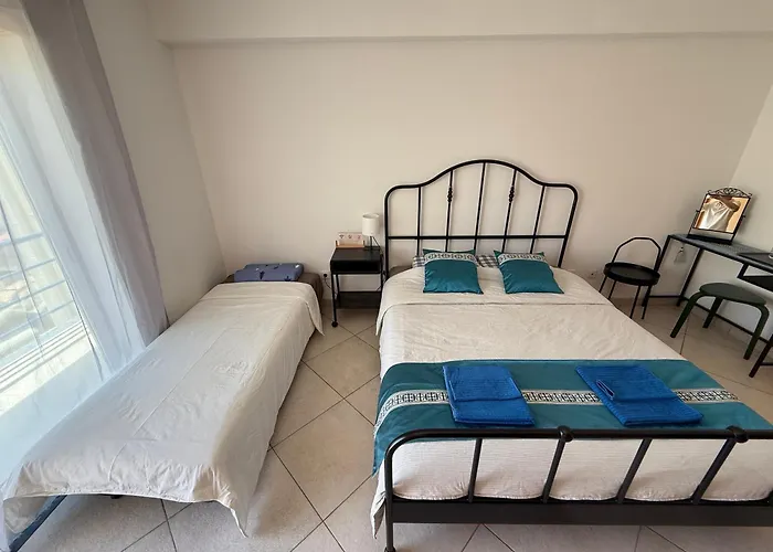 Peniche Master Bedroom With Sea View Balcony, Private Bathroom, Shared Kitchen, Swimming Pool, Surfing Homestay Atouguia Da Baleia